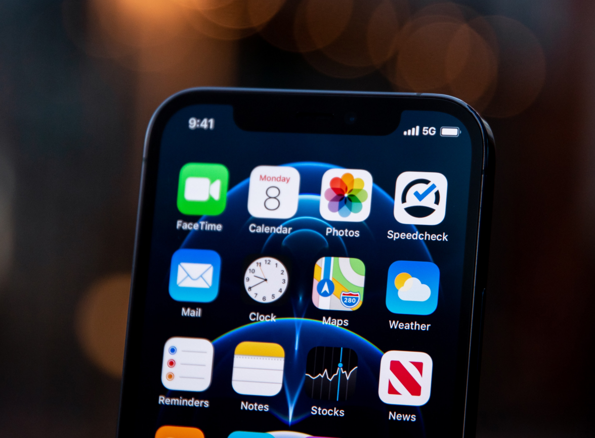 新洲苹果手机维修分享为什么 iPhone 12 在冬季会自动关机 